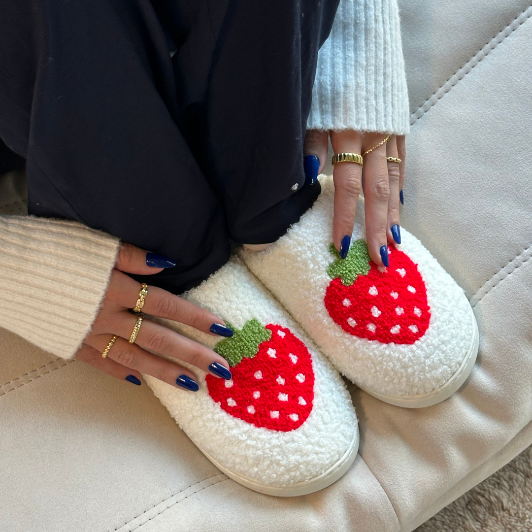 Strawberry Dreams Slippers - EVRYJEWELS